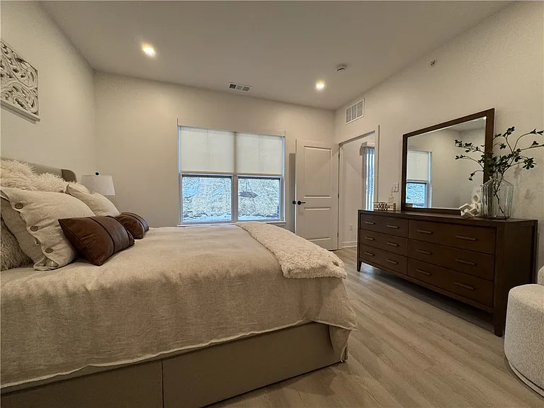 205 Erie Ridge Dr — Photo 6
