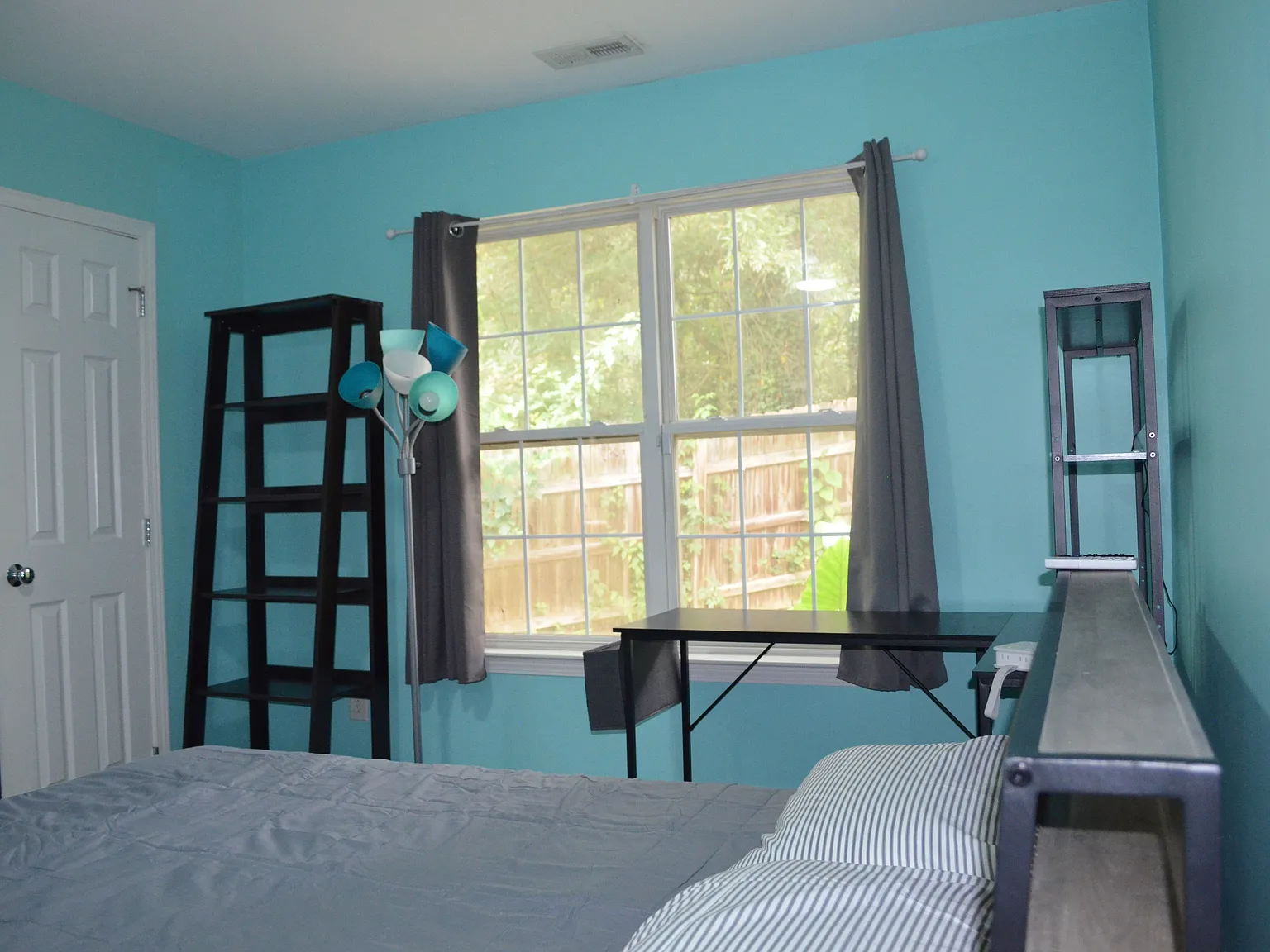 1 bed, 1.0 bath, 1124 sqft, $900 — Photo 2