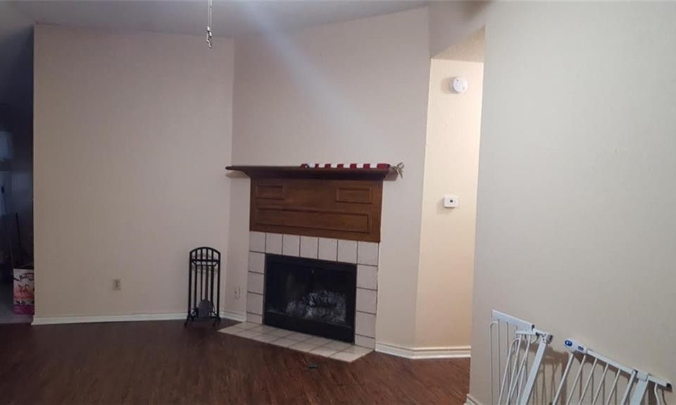 2nd image of 2206 Limestone Ln