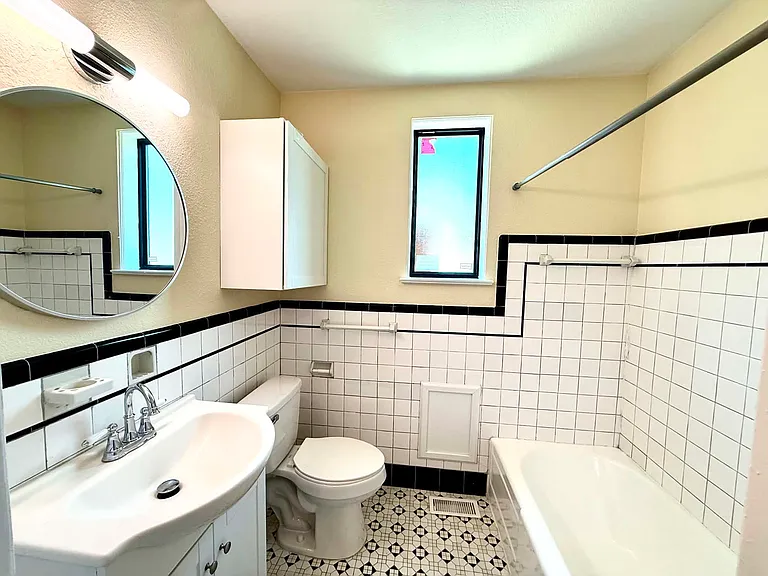 1501 Main St — Photo 5