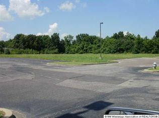 787 Goodman Rd E, Southaven, MS 38671