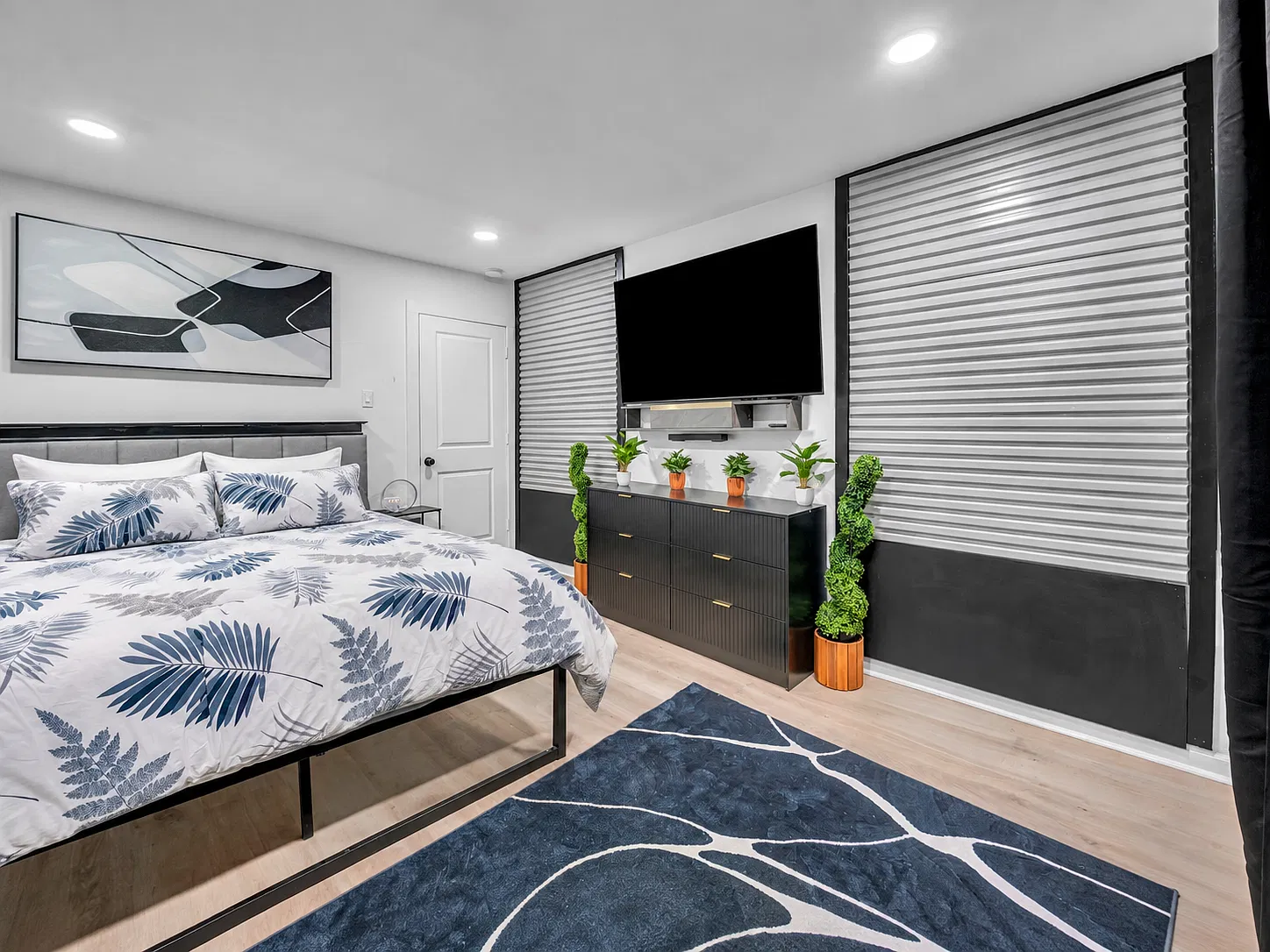 3 bed, 1100 sqft, $2,500 — Photo 4