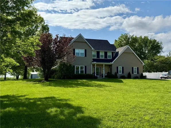 20189 167th St, Basehor, KS 66007