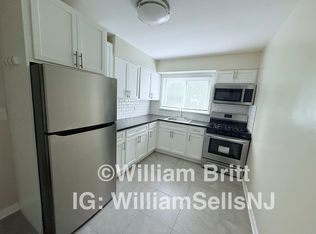 210 Broad Ave #3A, Leonia, NJ 07605