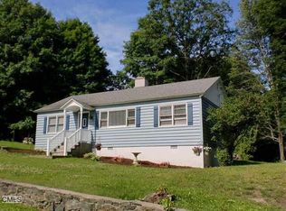 15 Hilltop Dr, New Fairfield, CT 06812