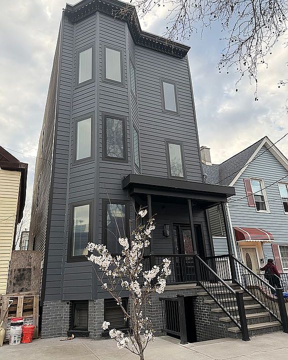 1st image of 92 Sherman Ave
