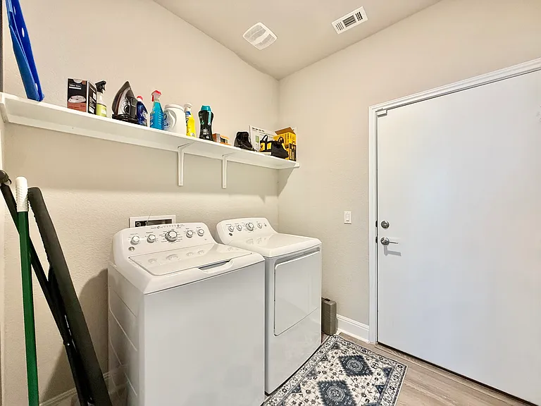 17712 Gilberto Dr — Photo 20
