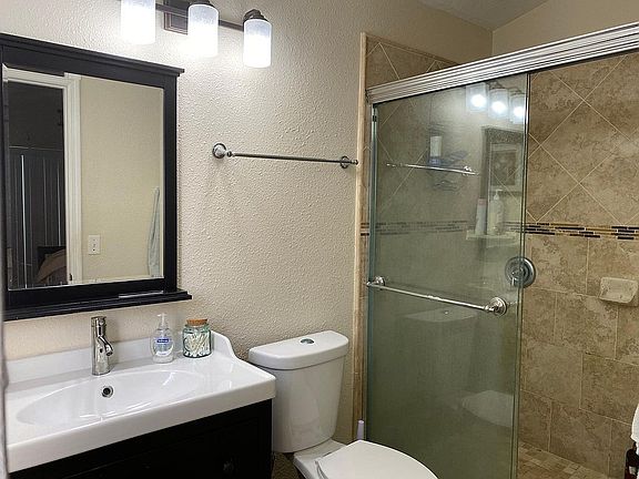 5th image of 765 Heather Glen Cir