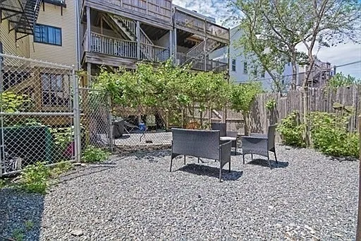 181 Bowen St #1 — Photo 9