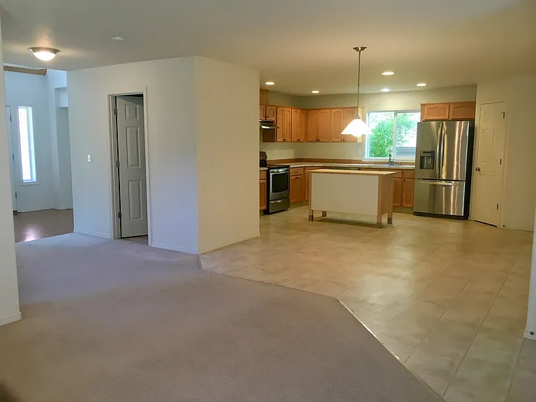 810 NW 18th Ave — Photo 11