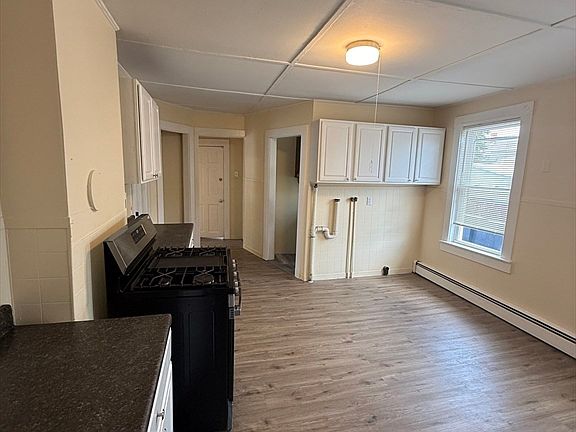 4th image of 49 Camden St
