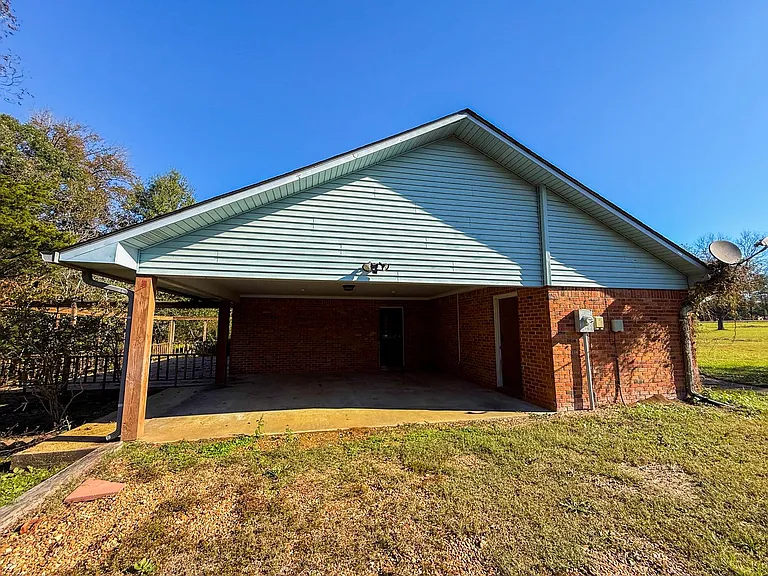 2241 Highway 25 S — Photo 3