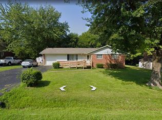 290 Riverside Dr, Paducah, KY 42003
