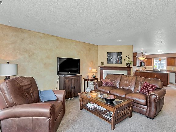 5th image of 2766 E McLoughlin Blvd Unit 2766
