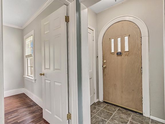 4th image of 3875 Kirkup Ave