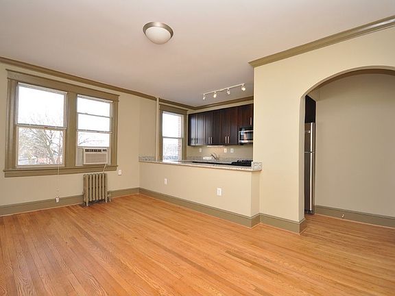 Living Room/Dining Area