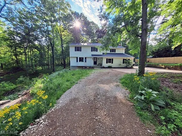 18805 W River Rd, Columbia Station, OH 44028