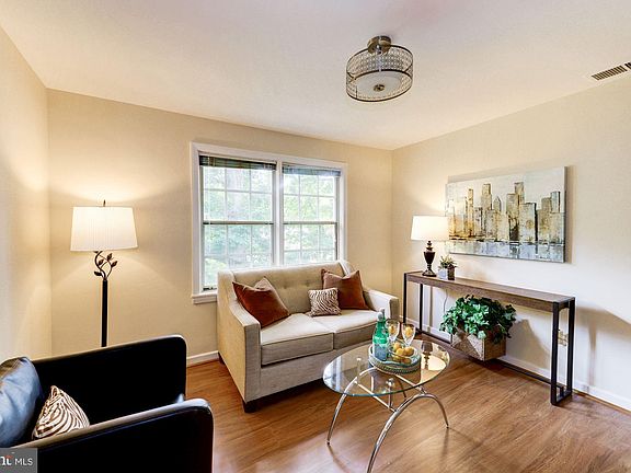 4th image of 802 S Arlington Mill Dr APT 301