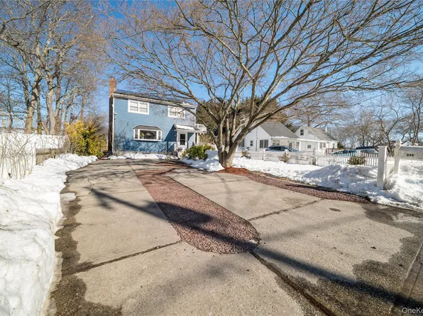 342 Revilo Avenue, Shirley, NY 11967