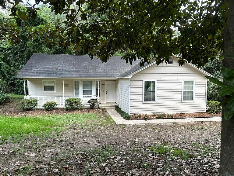 8532 Bannerman Bluff Dr — Photo 1