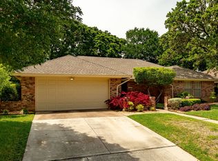 1229 Brookfield Ln, Mansfield, TX 76063