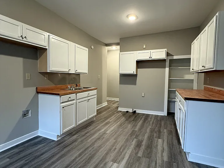 226 Highland St — Photo 11