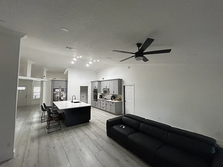 8726 Black Canyon Dr — Photo 4