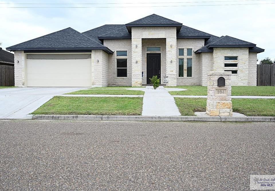 1st image of 104 Valley Oak Cir