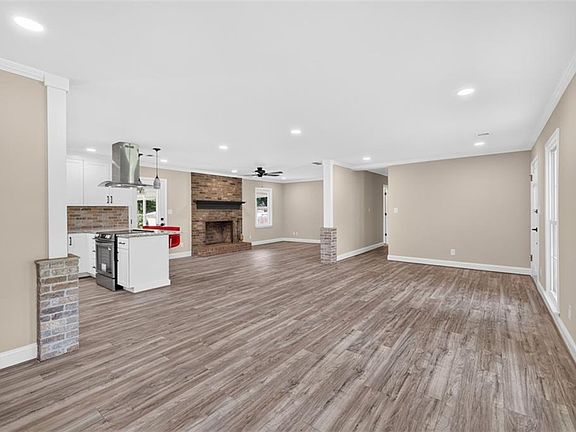3rd image of 2637 Stone Dr