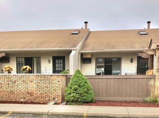 25123 Heritage Ct #5, South Lyon, MI 48178