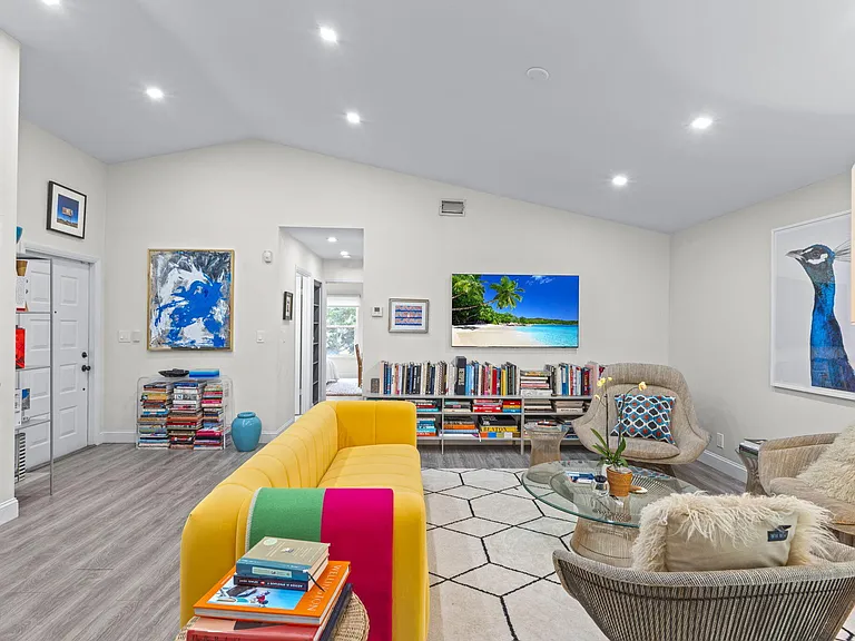 2474 Bedford Mews Dr — Photo 6