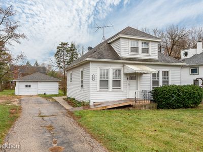 1807 E Kensington Rd, Mount Prospect, IL, 60056