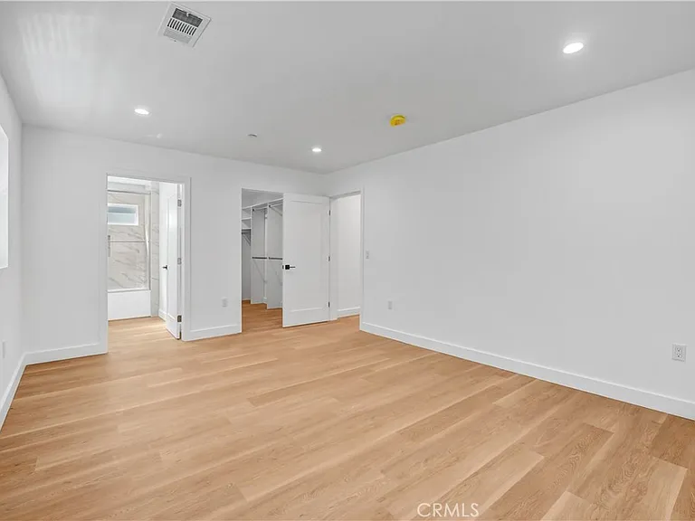 18221 Chatsworth St #A — Photo 12
