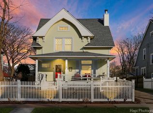 709 N County St, Waukegan, IL 60085