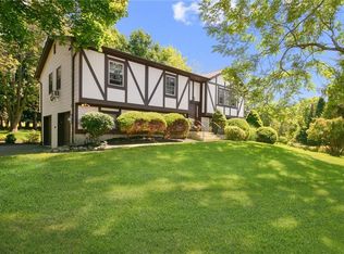 72 Suffern Ln, Thiells, NY 10984