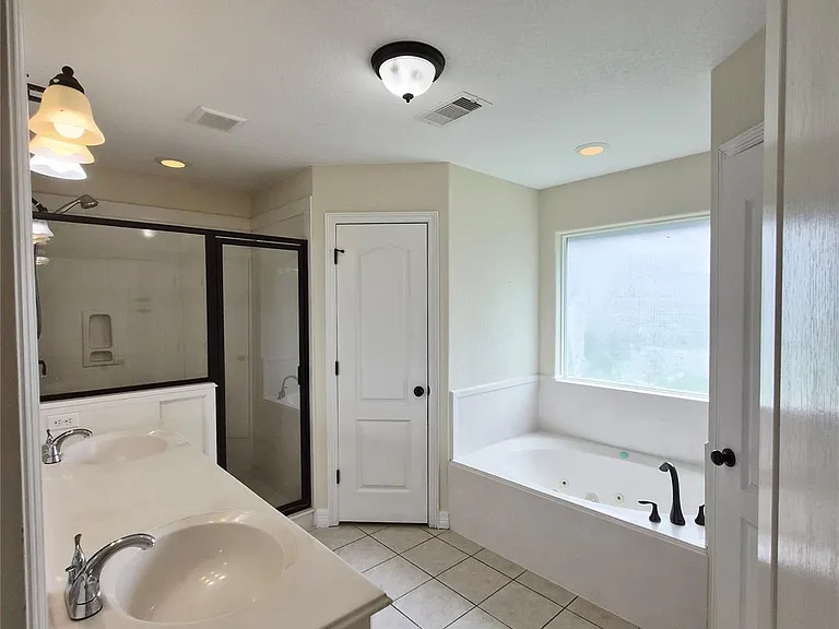 218 Majestic Oak Cir — Photo 8