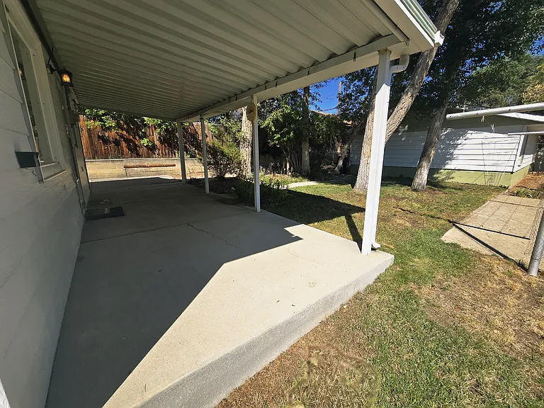 927 Lincoln Ave — Photo 3