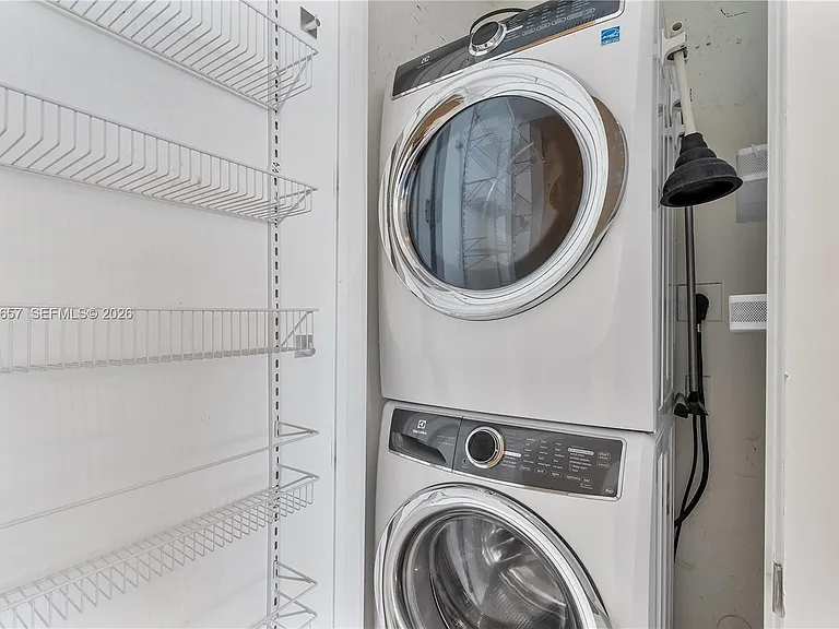 2831 S Bayshore Dr #707 — Photo 32