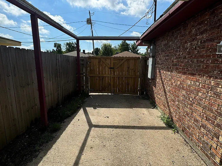 2810 Daniel Dr — Photo 18
