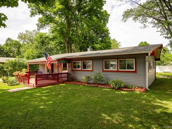 11 Princeton, Red Hook, NY 12571