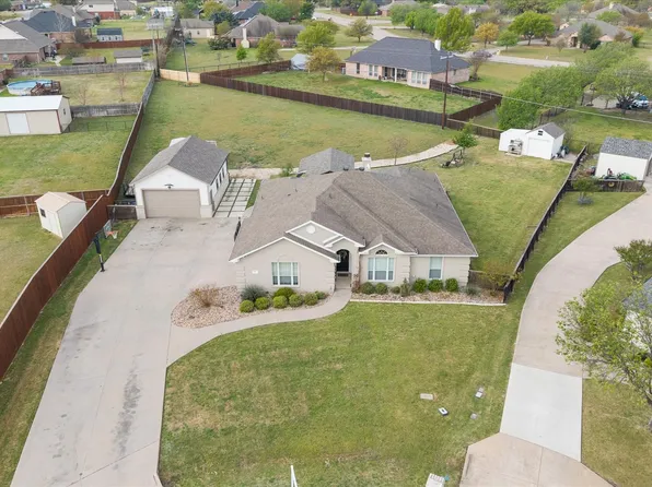 105 Meadow Glen Ct, Aledo, TX 76008