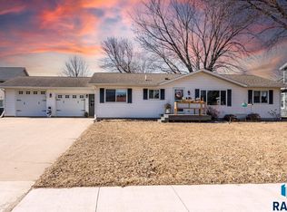 103 Clinton St, Lester, IA 51242
