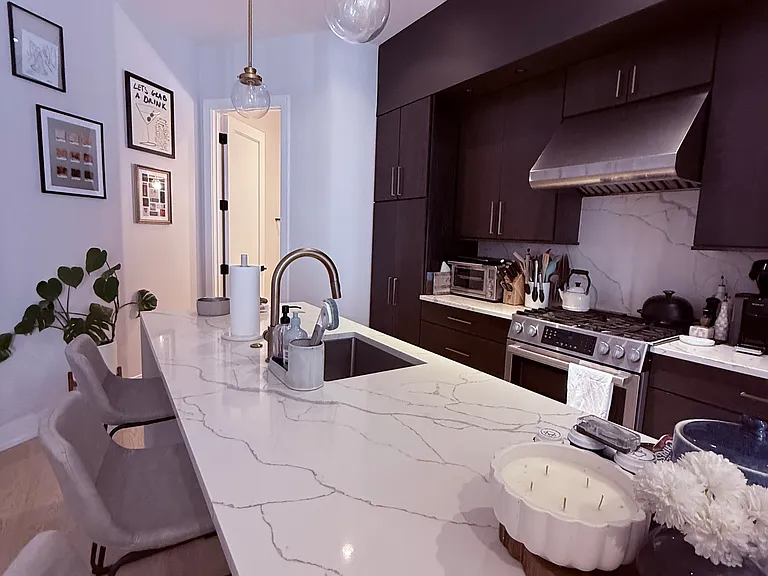 2034 N Wood St #1S — Photo 1
