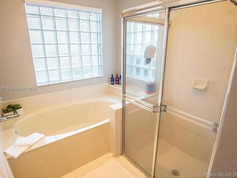 19213 SW 4th St — Photo 11