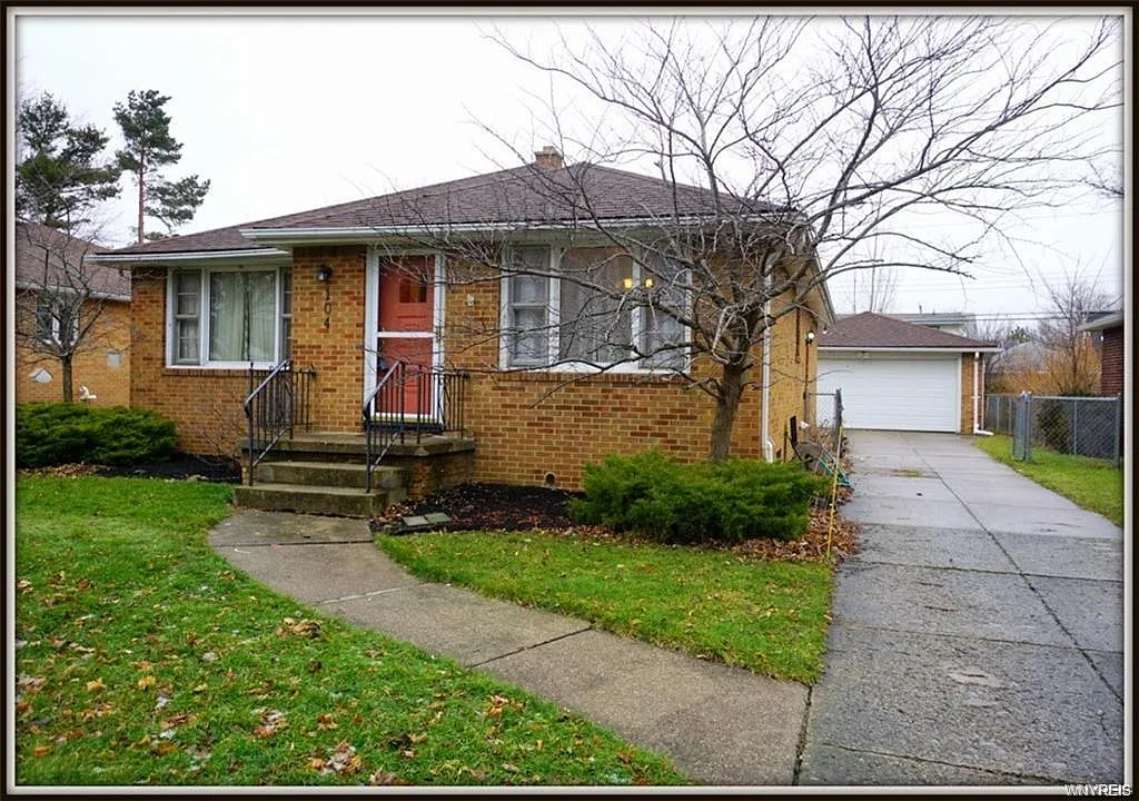 104 Danebrock Dr photo 1