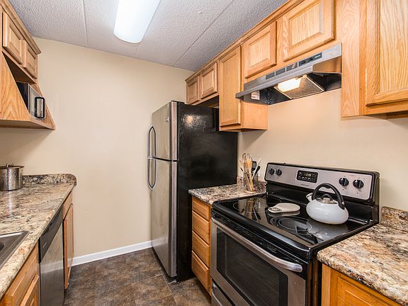 5th image of 75 Kristin Cir APT 520