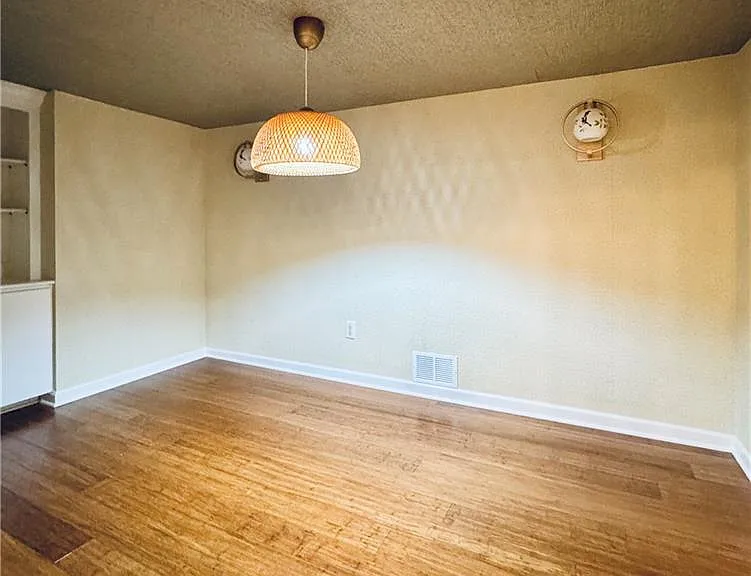 980 Gunter Ct — Photo 36