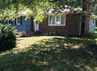 325 Lincoln Dr, Gower, MO 64454