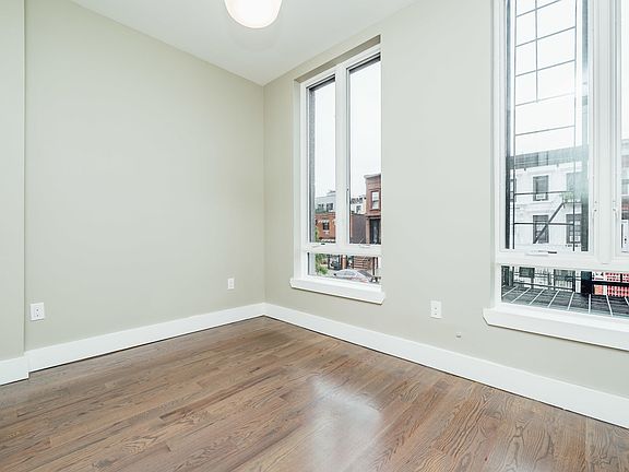 2nd image of 13 Palmetto St #2B