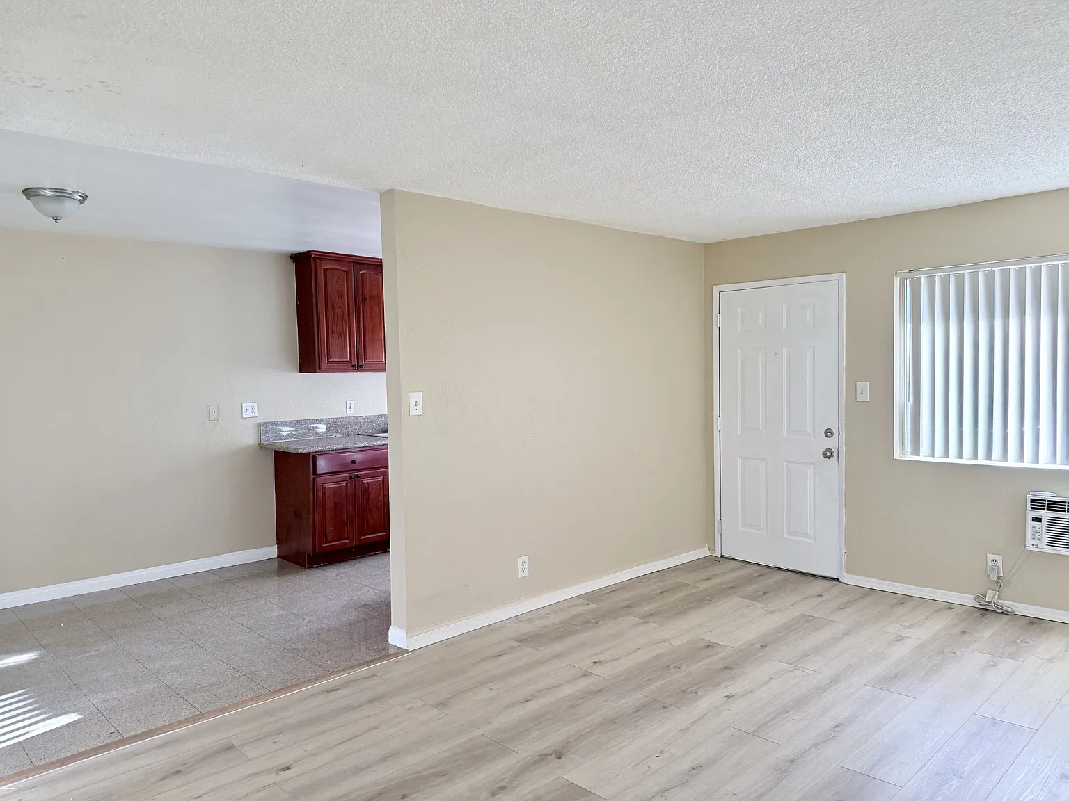 1 bed, 800 sqft, $1,695 — Photo 4